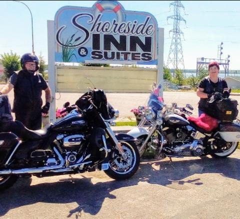 Shoreside Inn & Suites Wabamun Eksteriør bilde