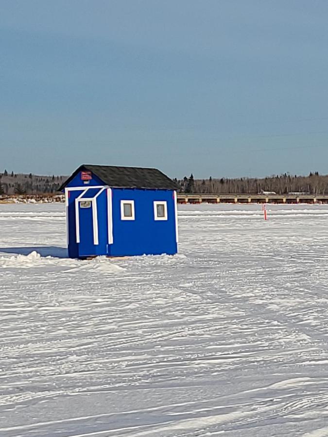 Shoreside Inn & Suites Wabamun Eksteriør bilde